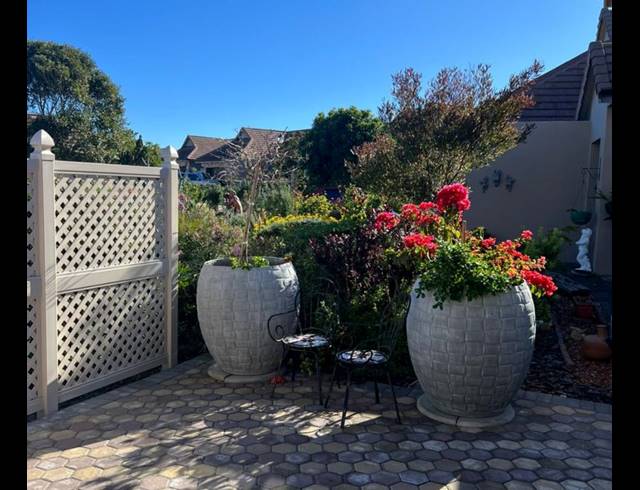 2 BEDROOM HOUSE FOR SALE IN DANA BAY